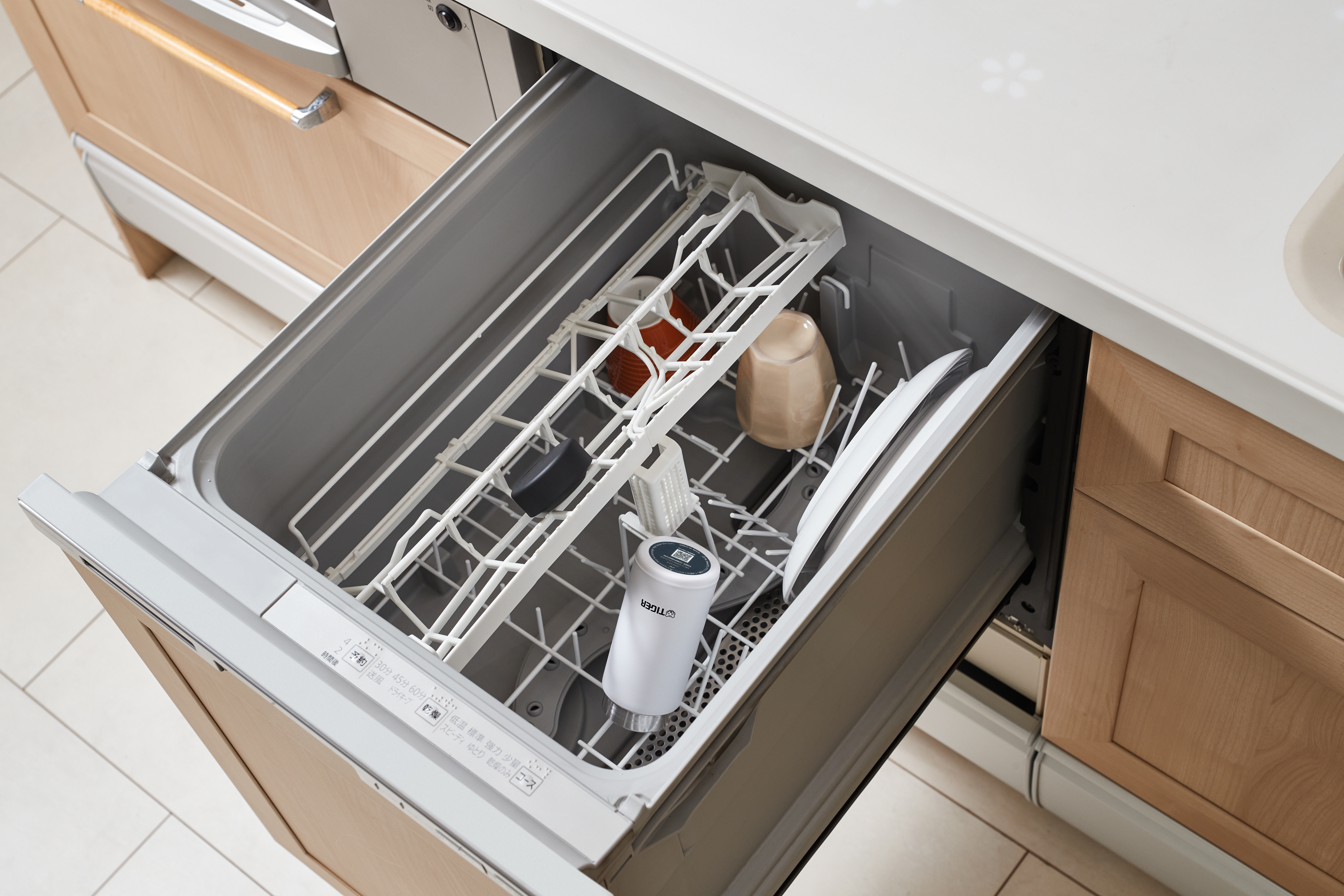 web_2022_mmp-w020wk_ss_003.jpg (13.54 MB)