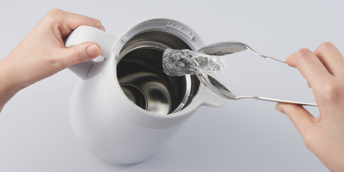 tiger-stainless-steel-lined-thermal-handy-jug-pwo-a-large-mouth-opening-2.jpg (129 KB)