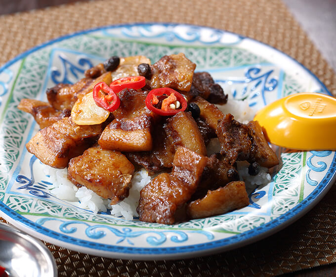 Steamed Spare Ribs, Garlic, and Fermented Black Soy Beans with Rice