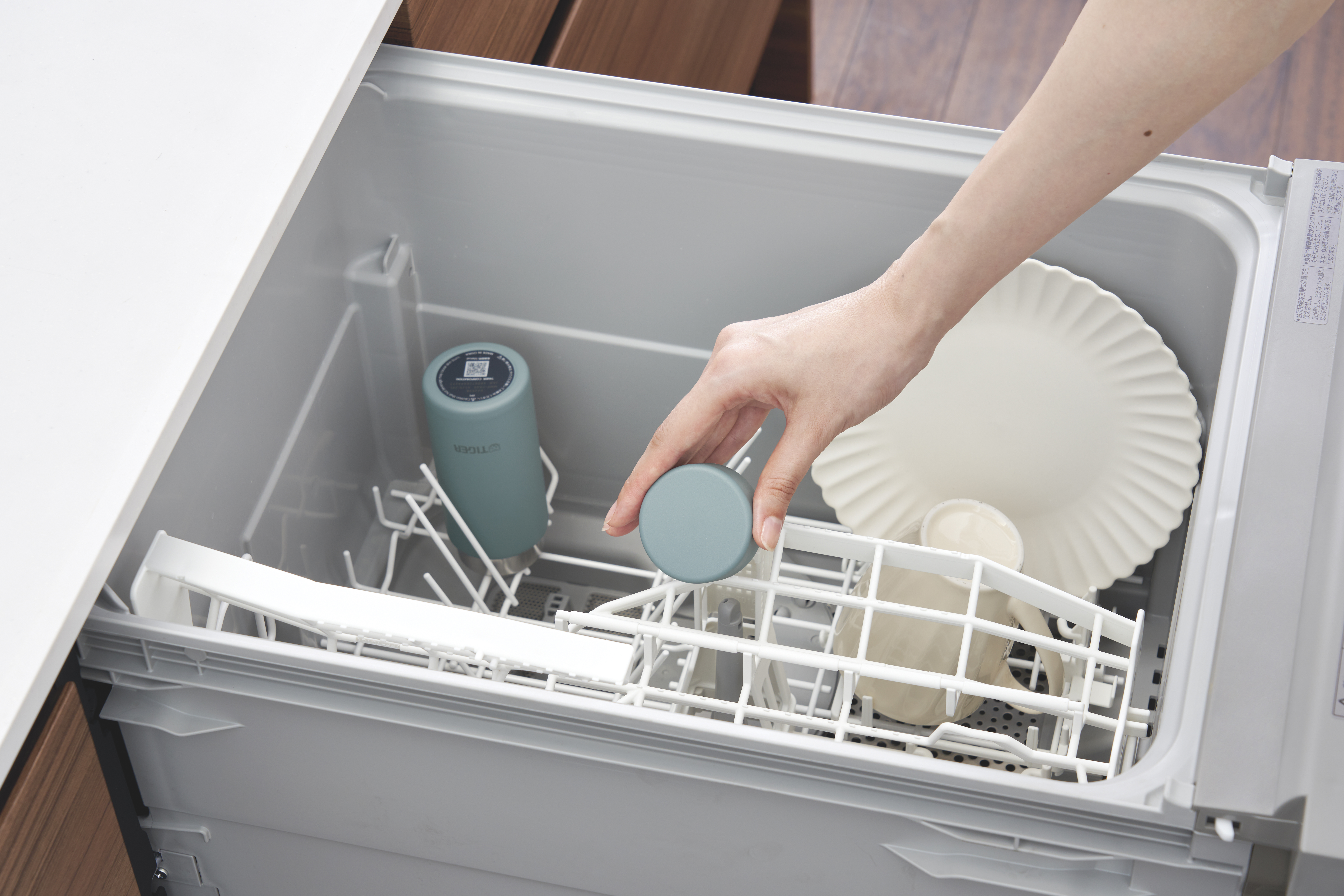 web_2025_mmp-c020al_ss_00.jpg (9.41 MB)